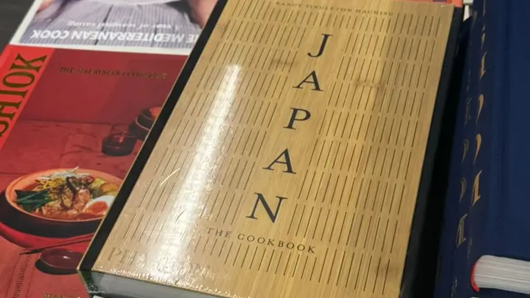 ロンドンの本屋に並ぶJAPAN The Cookbook